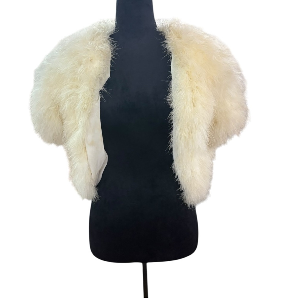 Elegant Cream Feathered Shawl